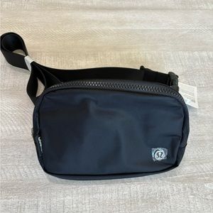Lululemon Everywhere Belt Bag NWT